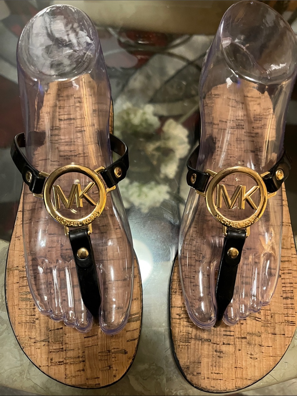 💋💋Michael Kors Black and Gold Logo T-Strap Sandals💋